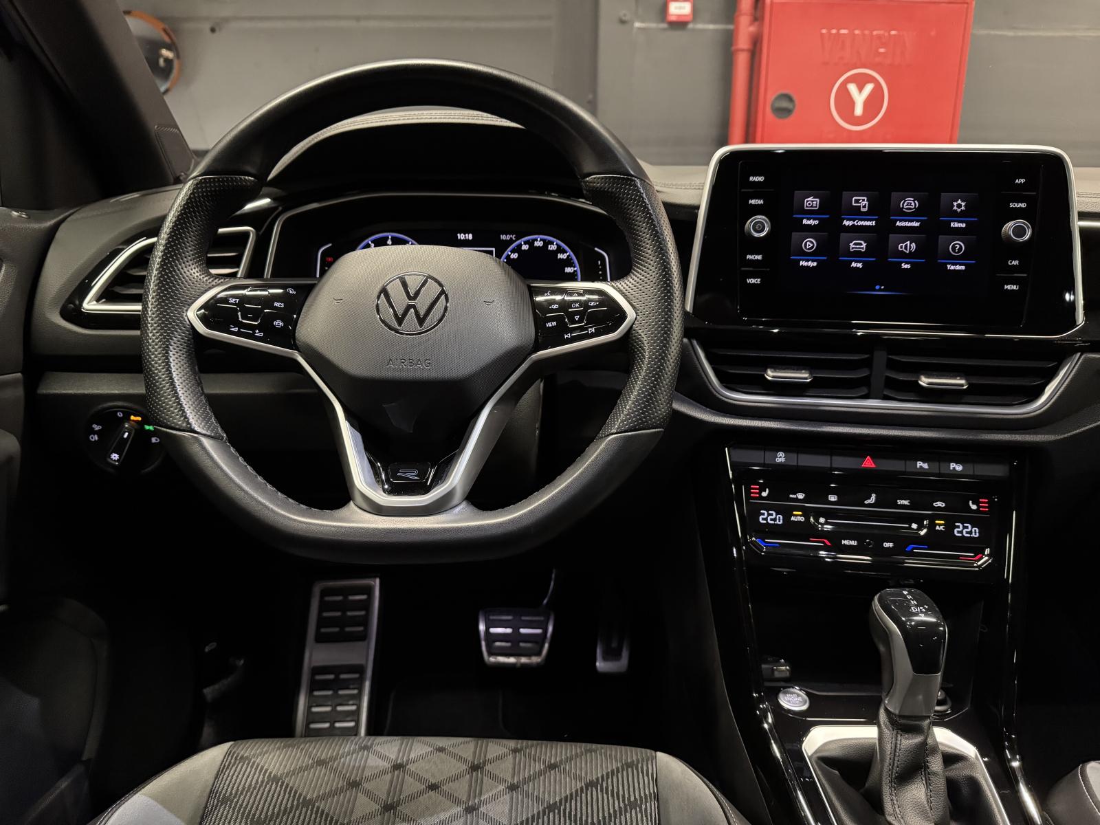 VOLKSWAGEN TROC