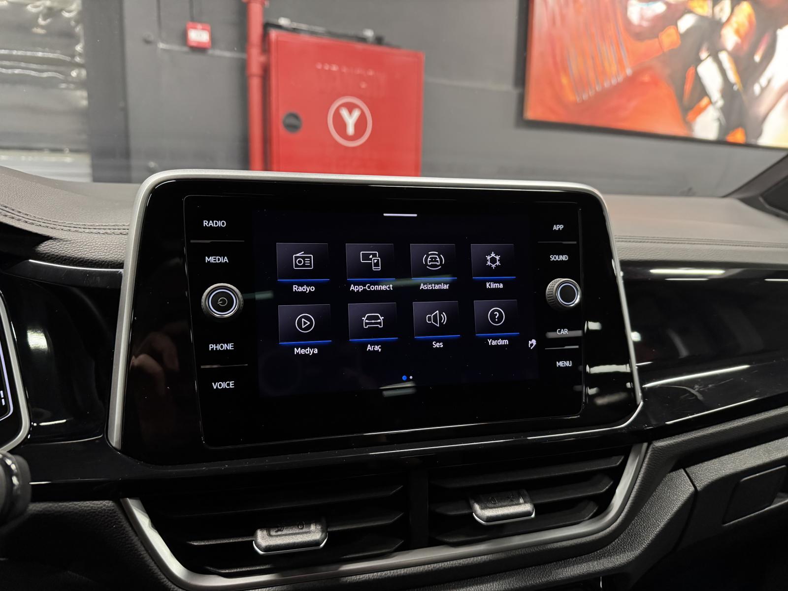 VOLKSWAGEN TROC