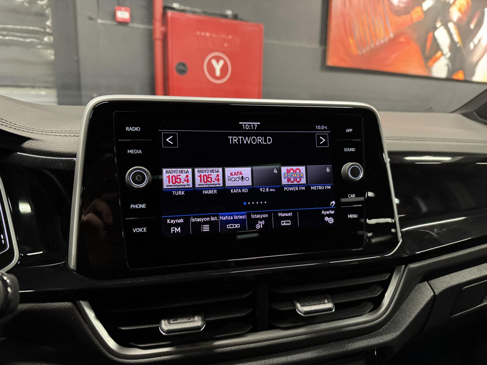VOLKSWAGEN TROC