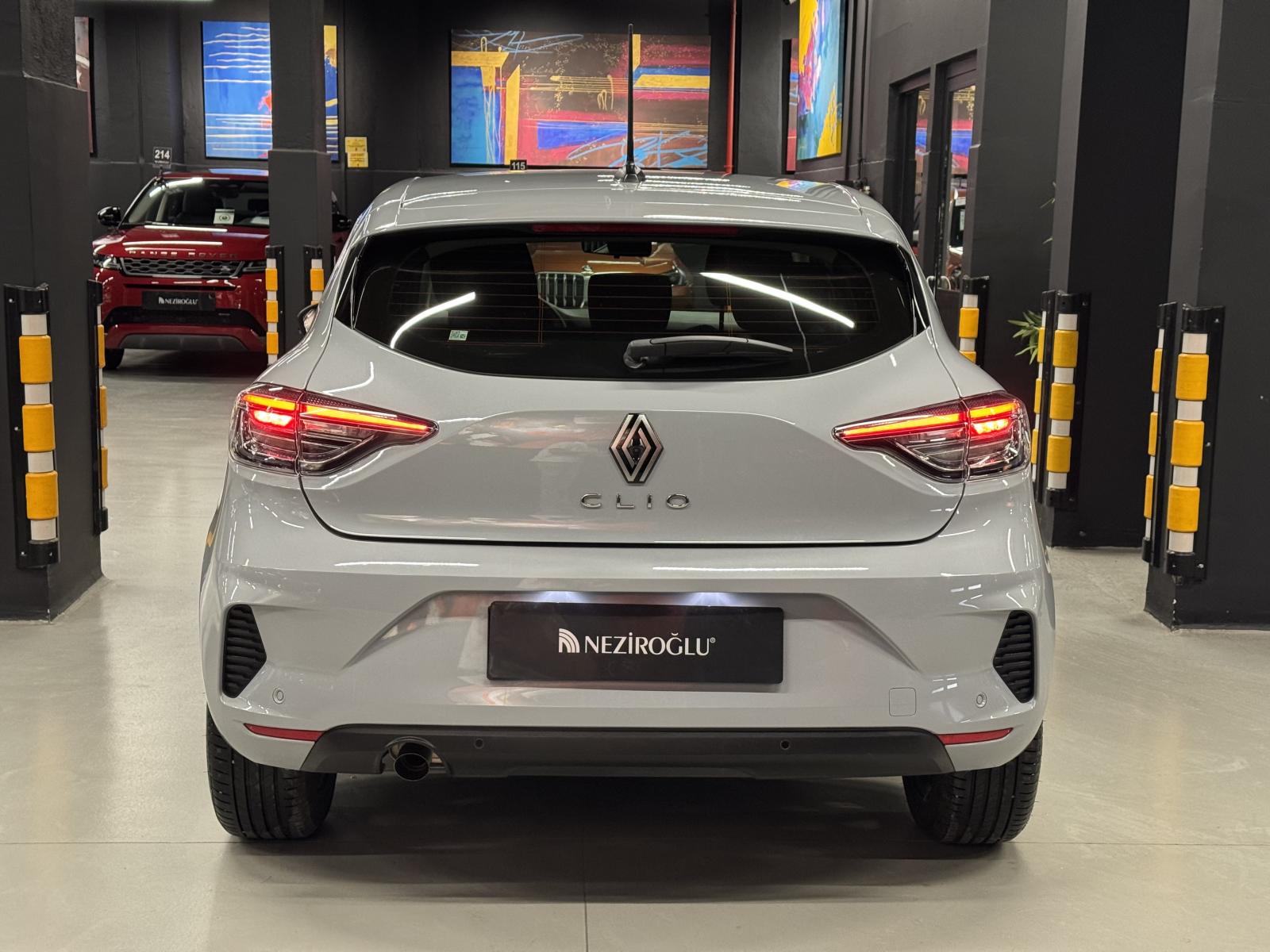 RENAULT CLIO