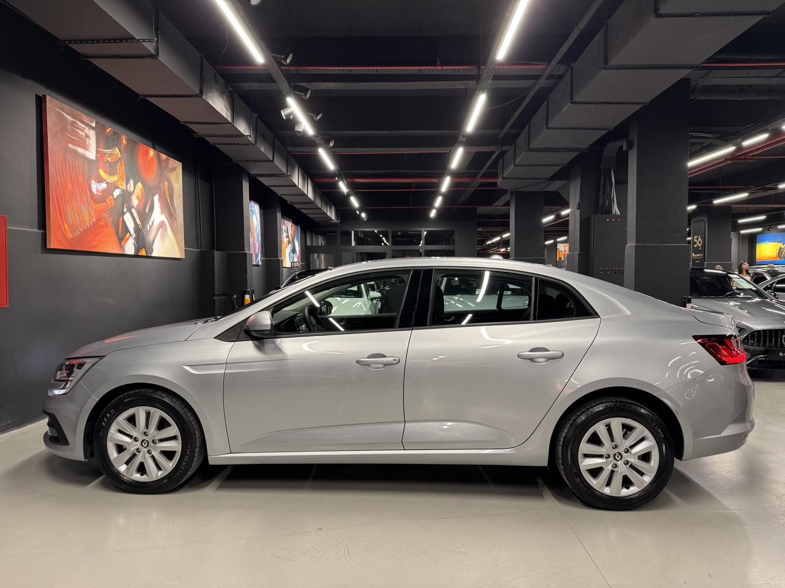 RENAULT MEGANE