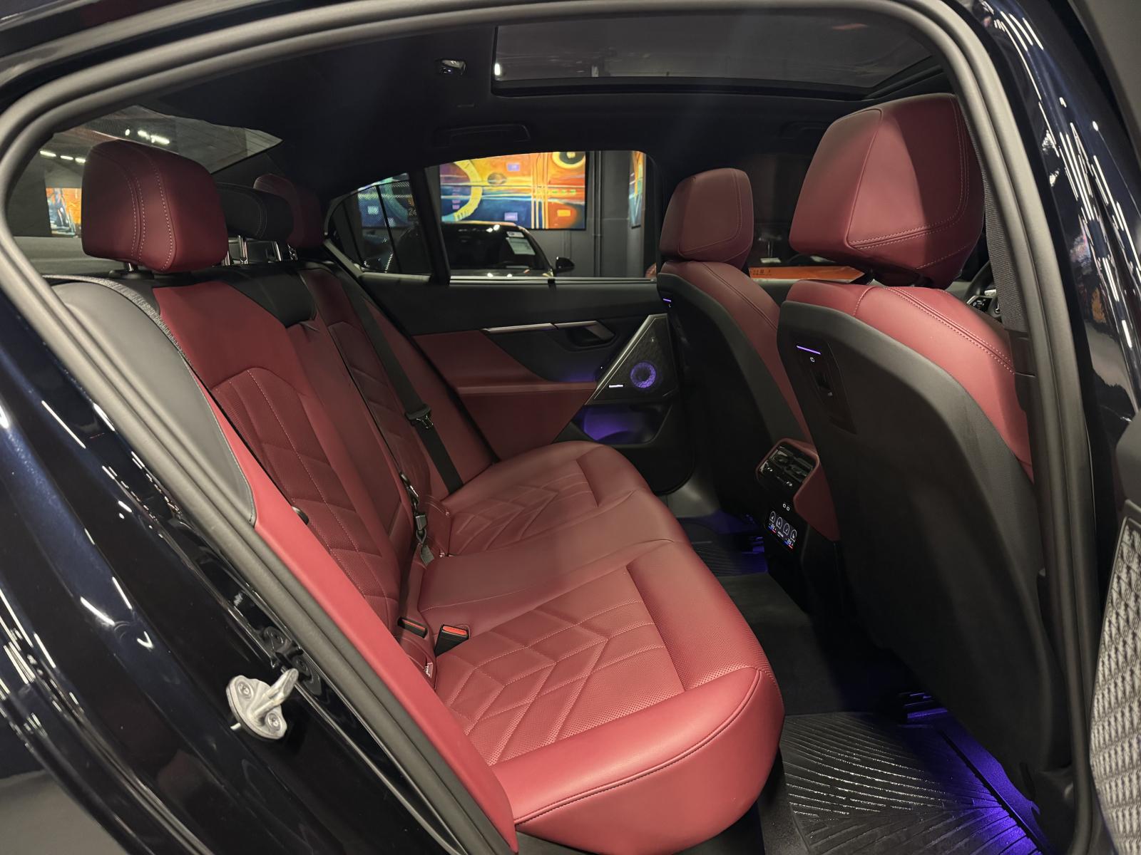 BMW i5
