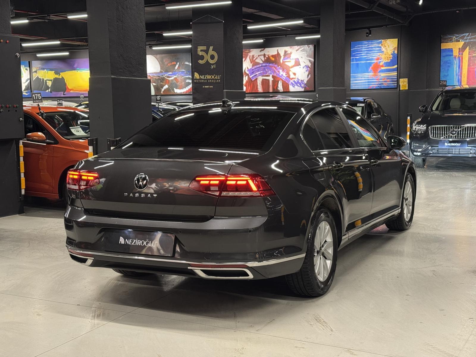 VOLKSWAGEN PASSAT