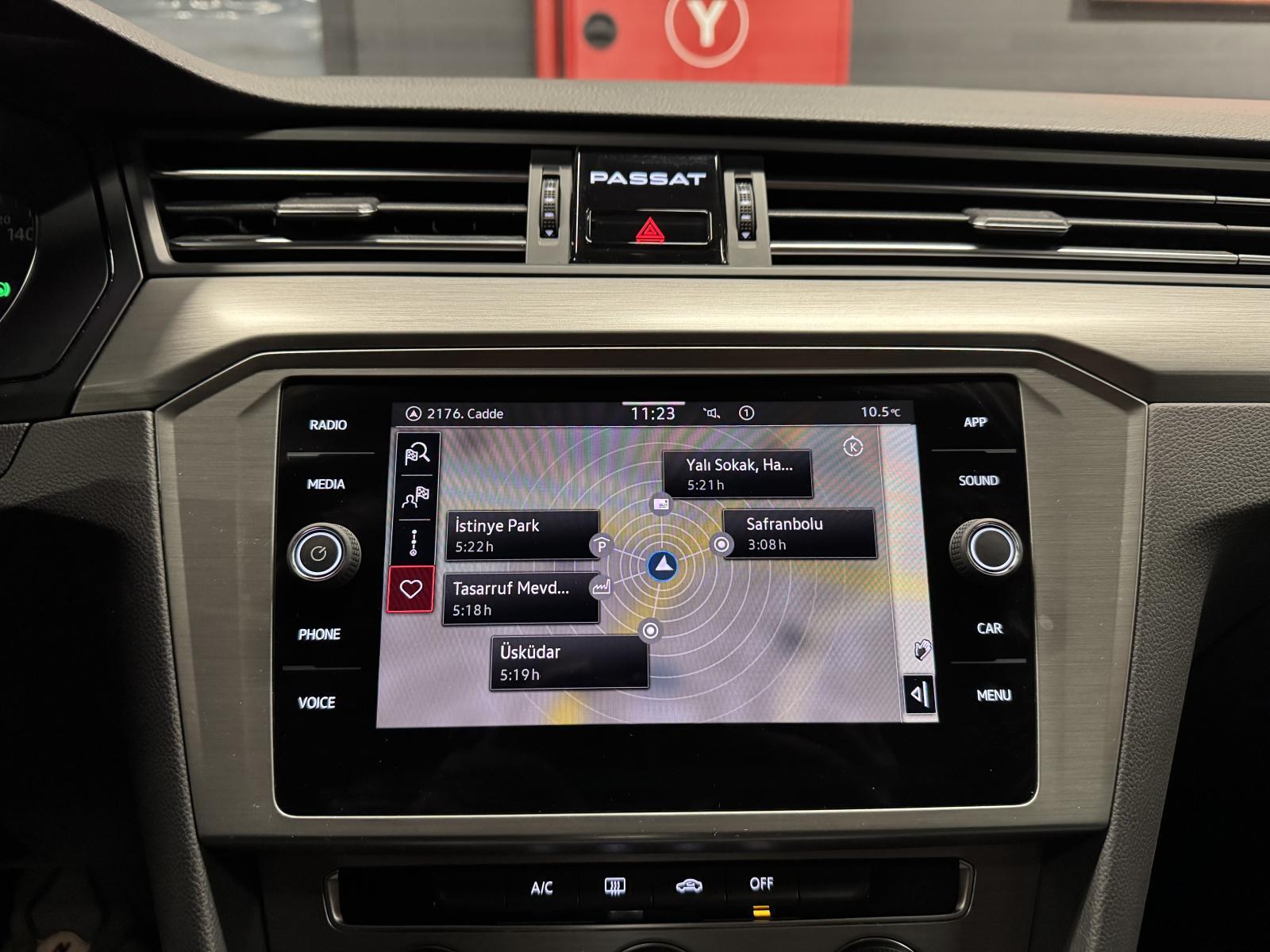 VOLKSWAGEN PASSAT
