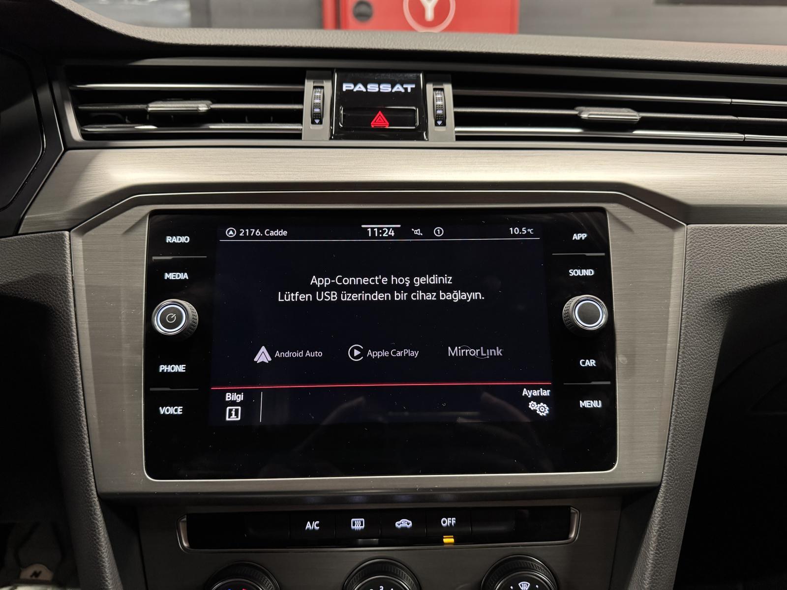 VOLKSWAGEN PASSAT
